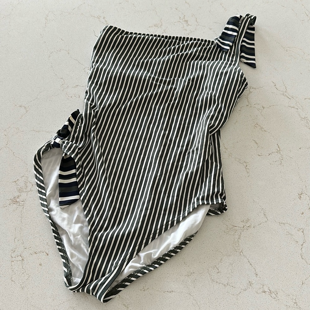 Women’s Tommy Hilfiger one piece swimsuit size 12